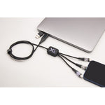 4-cable-digital-60w-5-en-1-lifestyle.zoom-id616-sept25.jpg