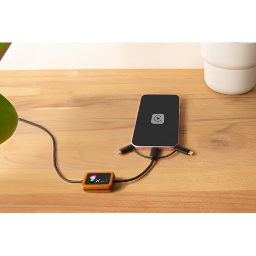 7-c46-cable-carplay-eco-bois-mise-en-situation-5.zoom-id616-jan26.jpg