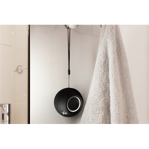 7-s42-speaker-enceinte-rond-waterproof-lifestyle-mise-en-situation-suspendu.zoom-id616-sept25.jpg