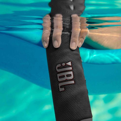 JBLFlip6-Black-11-id732-juin25.jpg