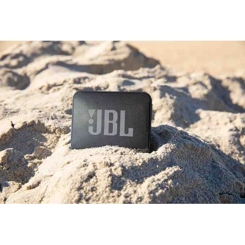JBL_GO_ESSENTIAL_2_LIFESTYLE_BLACK_4W8A2272-klein-id732-juin25.jpg