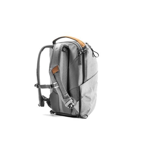 PD-Everyday-Backpack-20L-Ash-3-id732-juin25.jpg