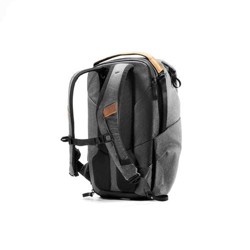 PD-Everyday-Backpack-20L-Charcoal-3-id732-juin25.jpg