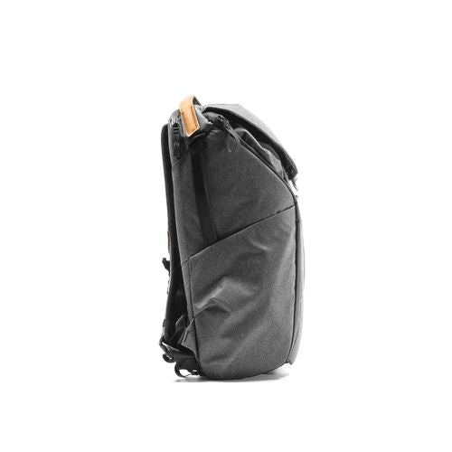 PD-Everyday-Backpack-30L-Charcoal-3-id732-juin25.jpg