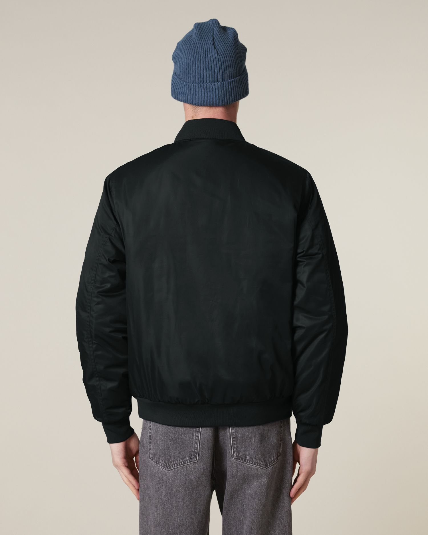 Black - C002