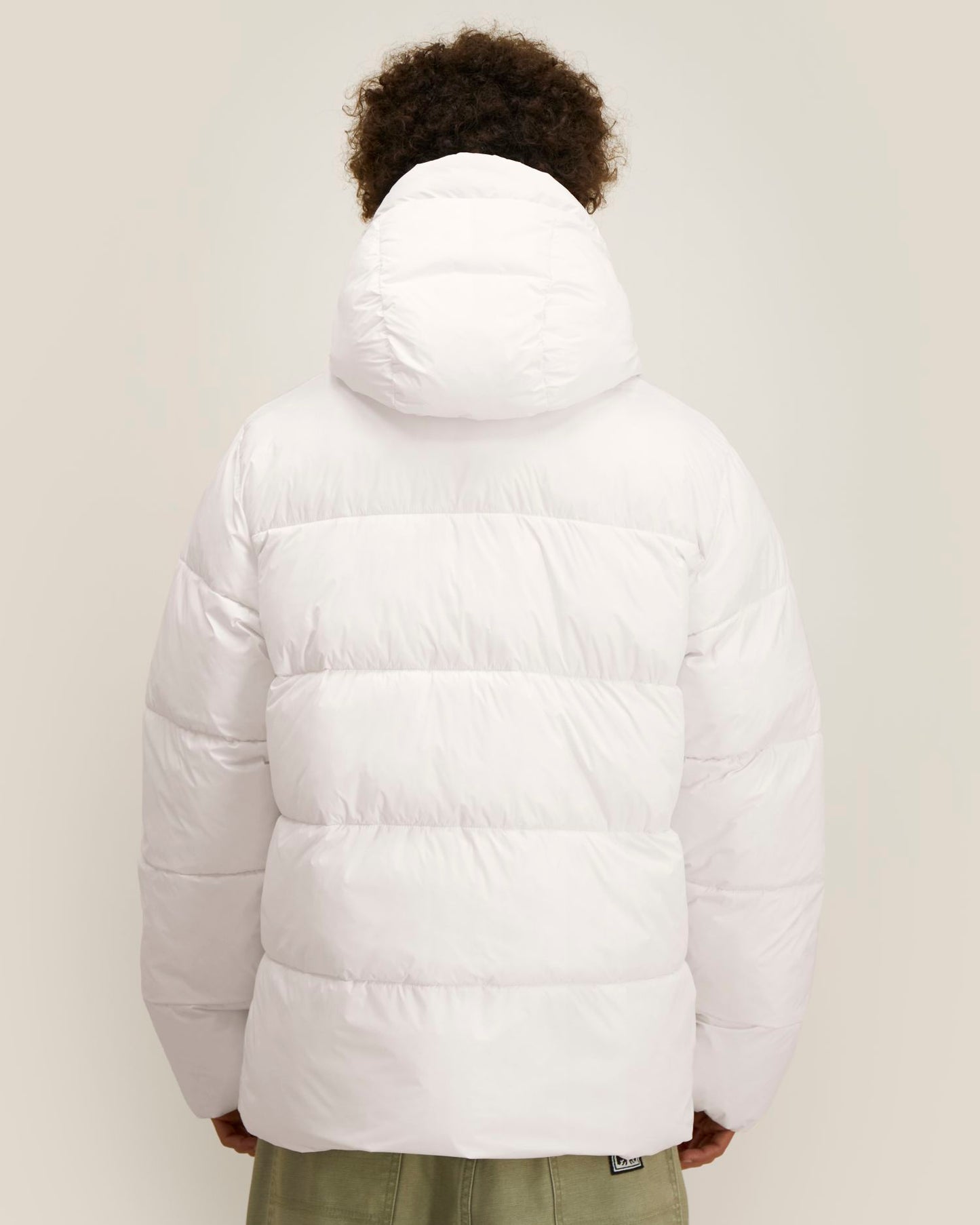 Off White - C018