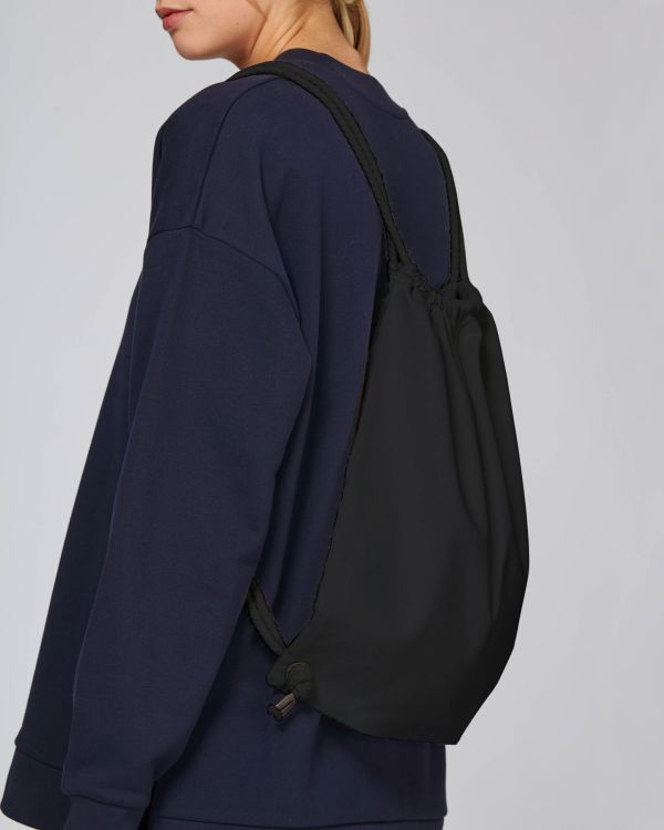 Black - C002
