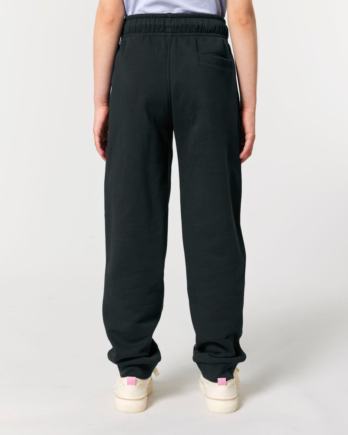 Black - C002
