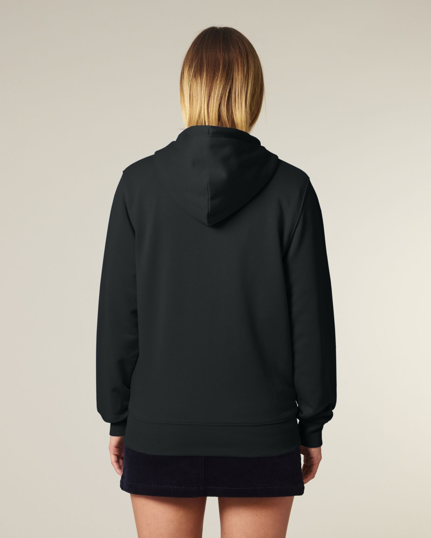 Black - C002