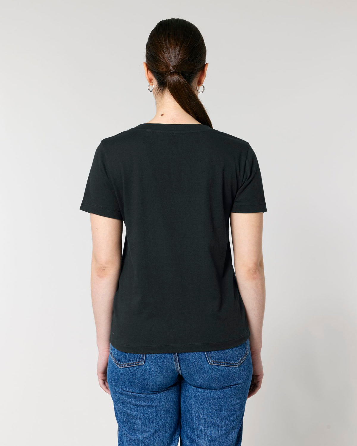 Black - C002