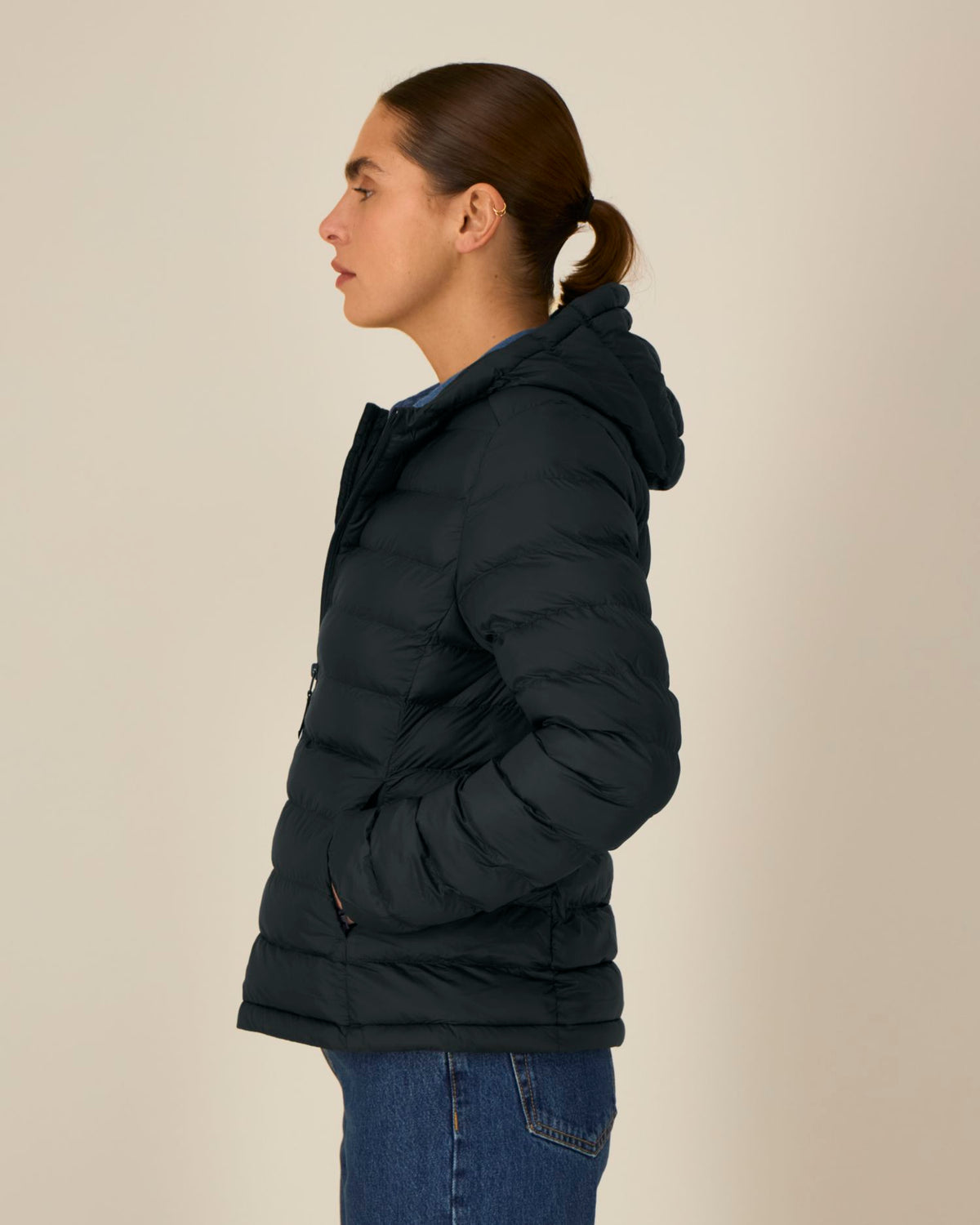 Black - C002