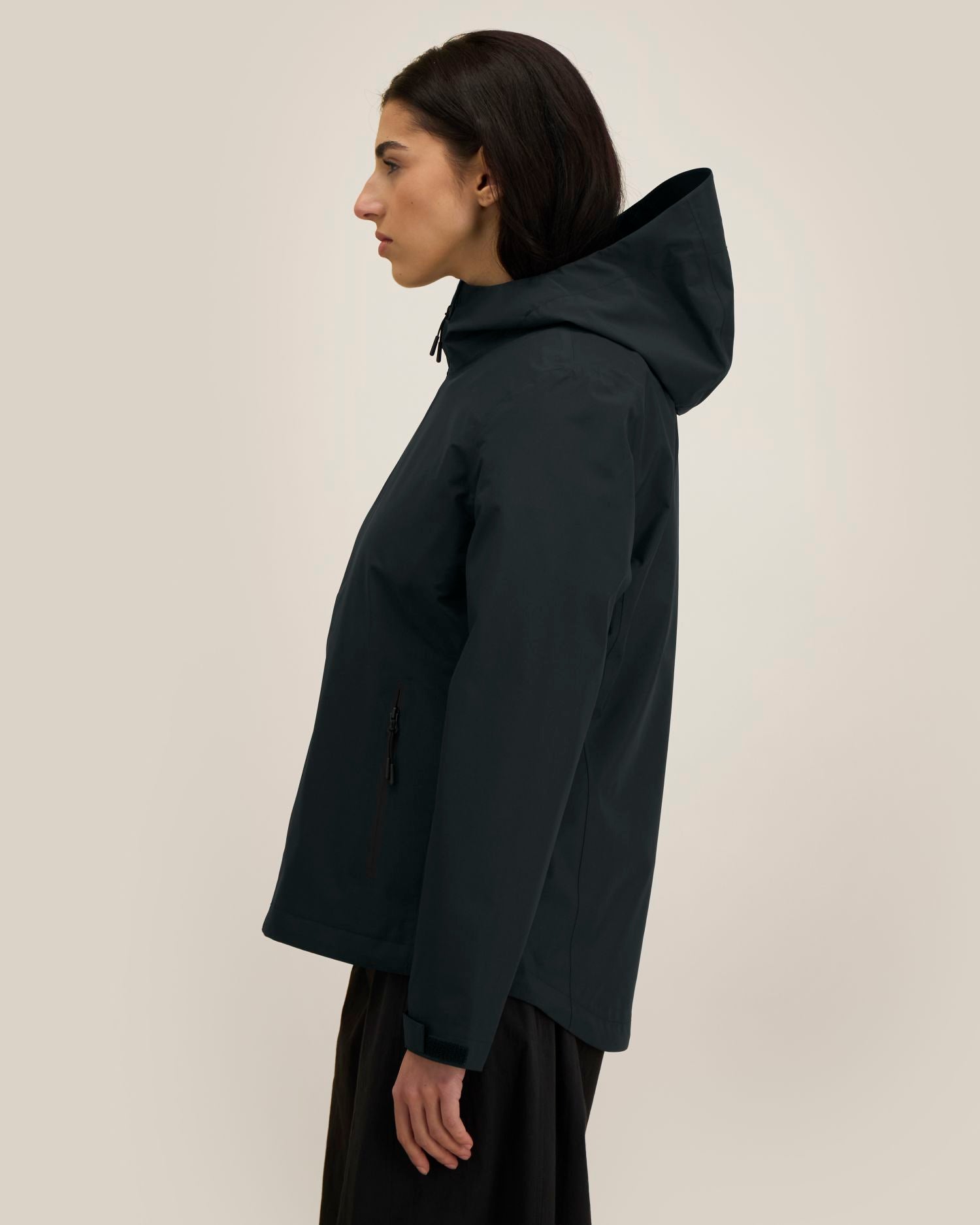 Black - C002