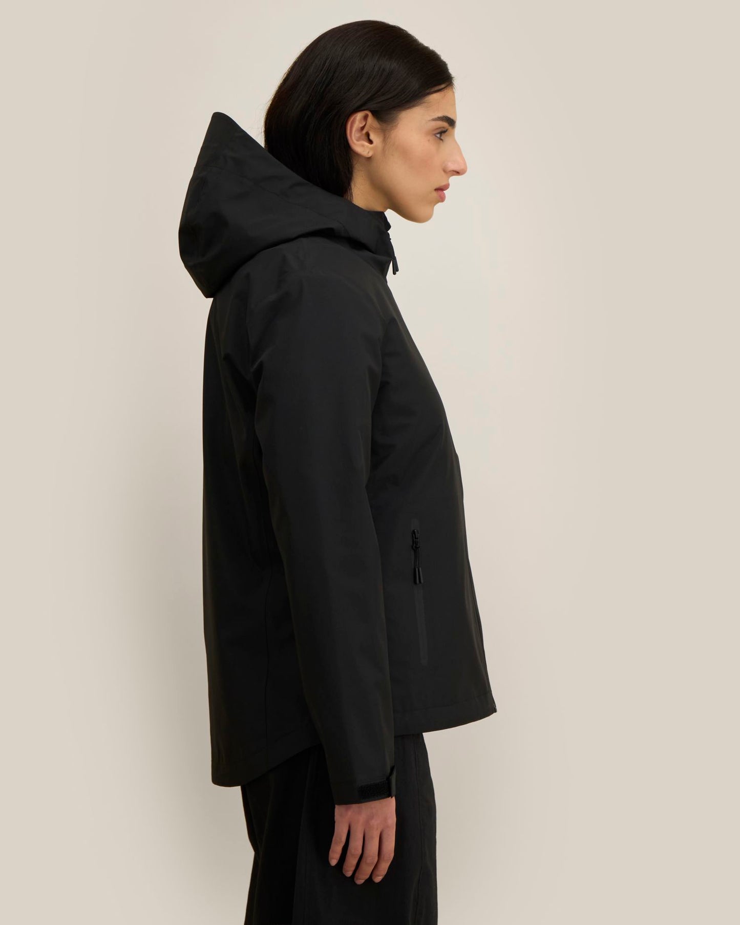 Black - C002