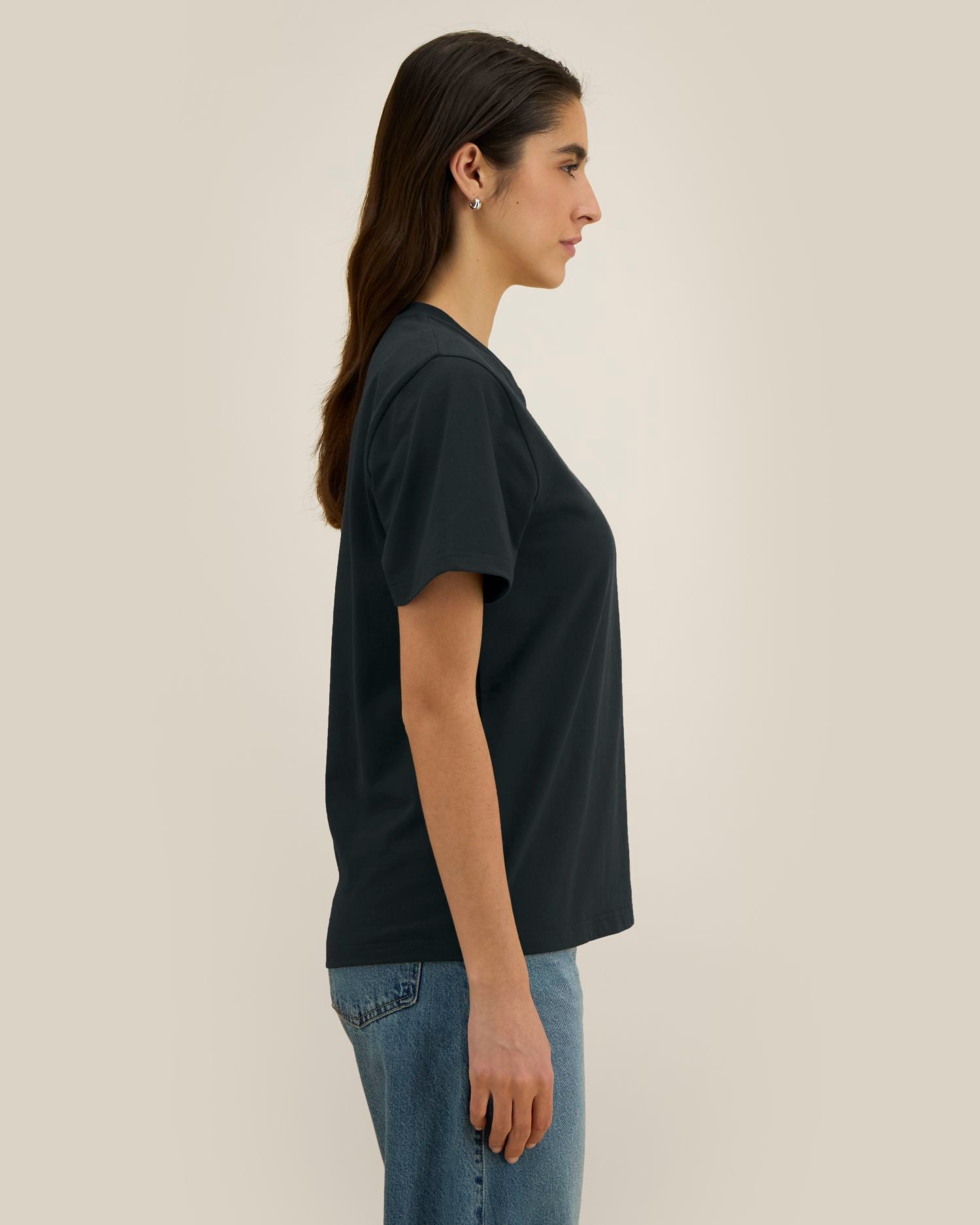 Black - C002