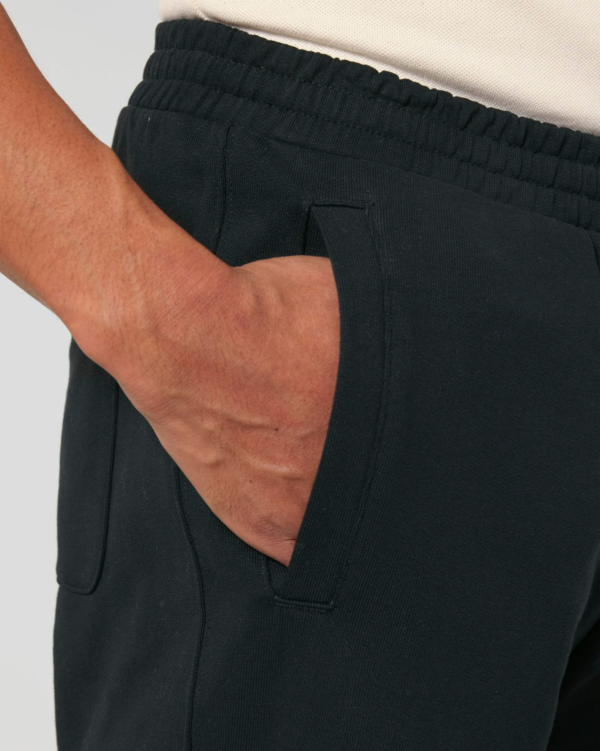 Black - C002