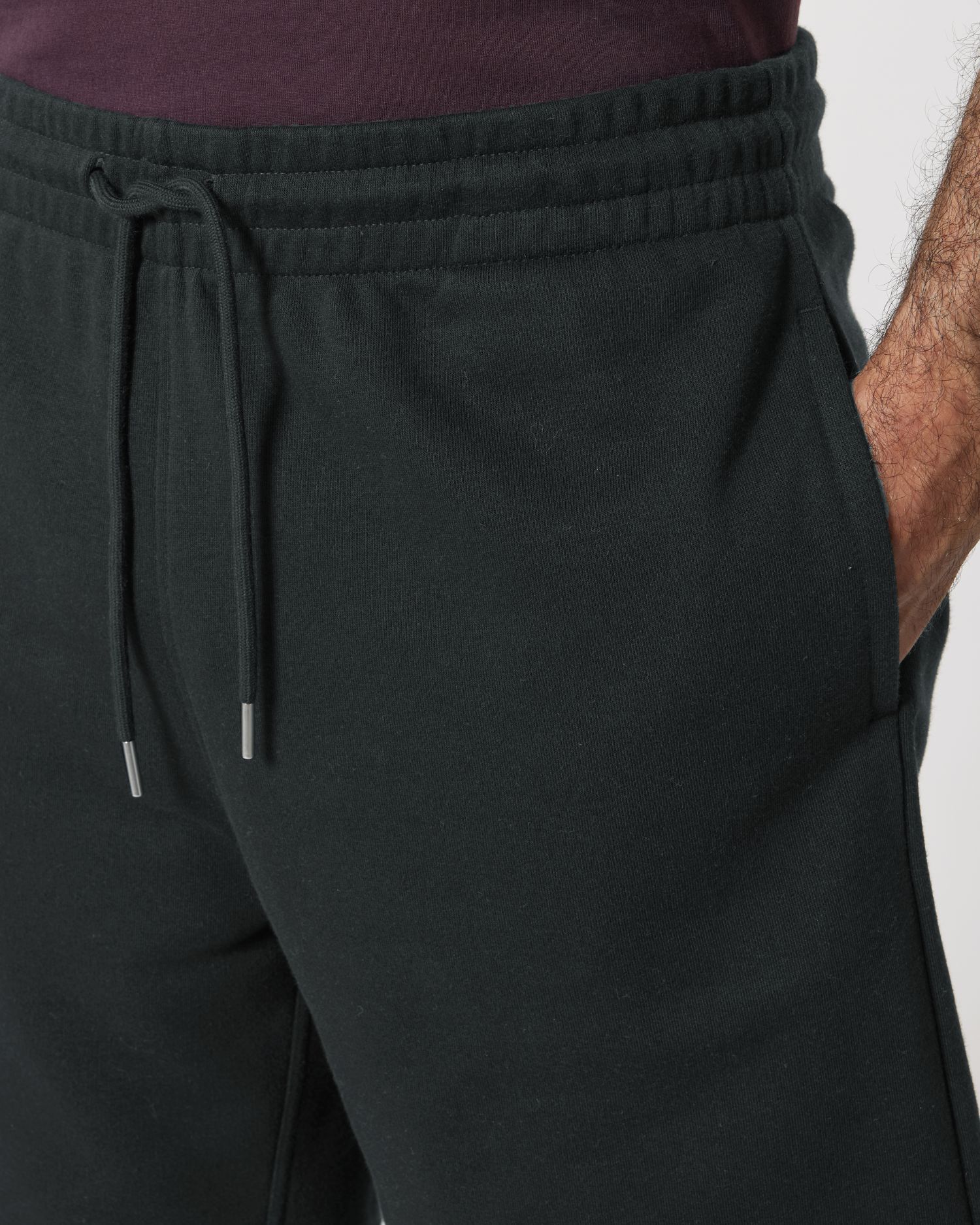 Black - C002