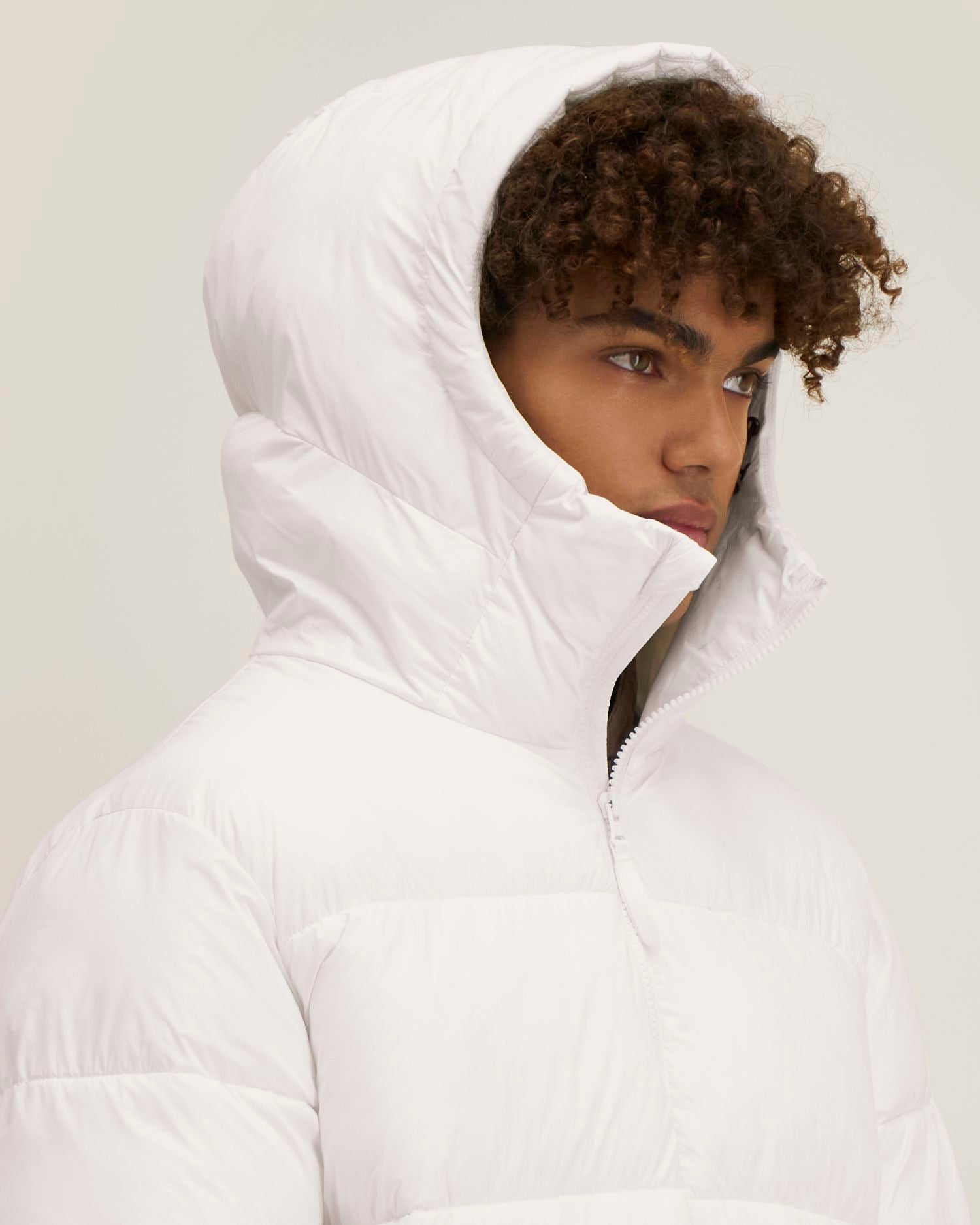 Off White - C018