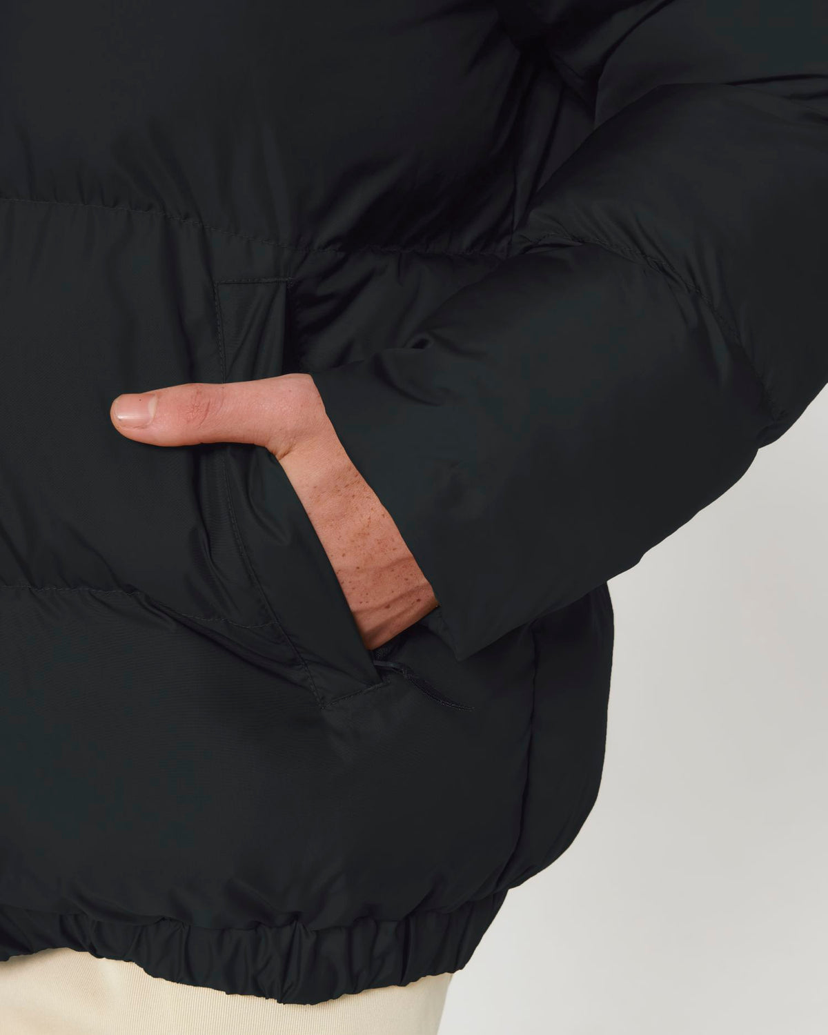 Black - C002