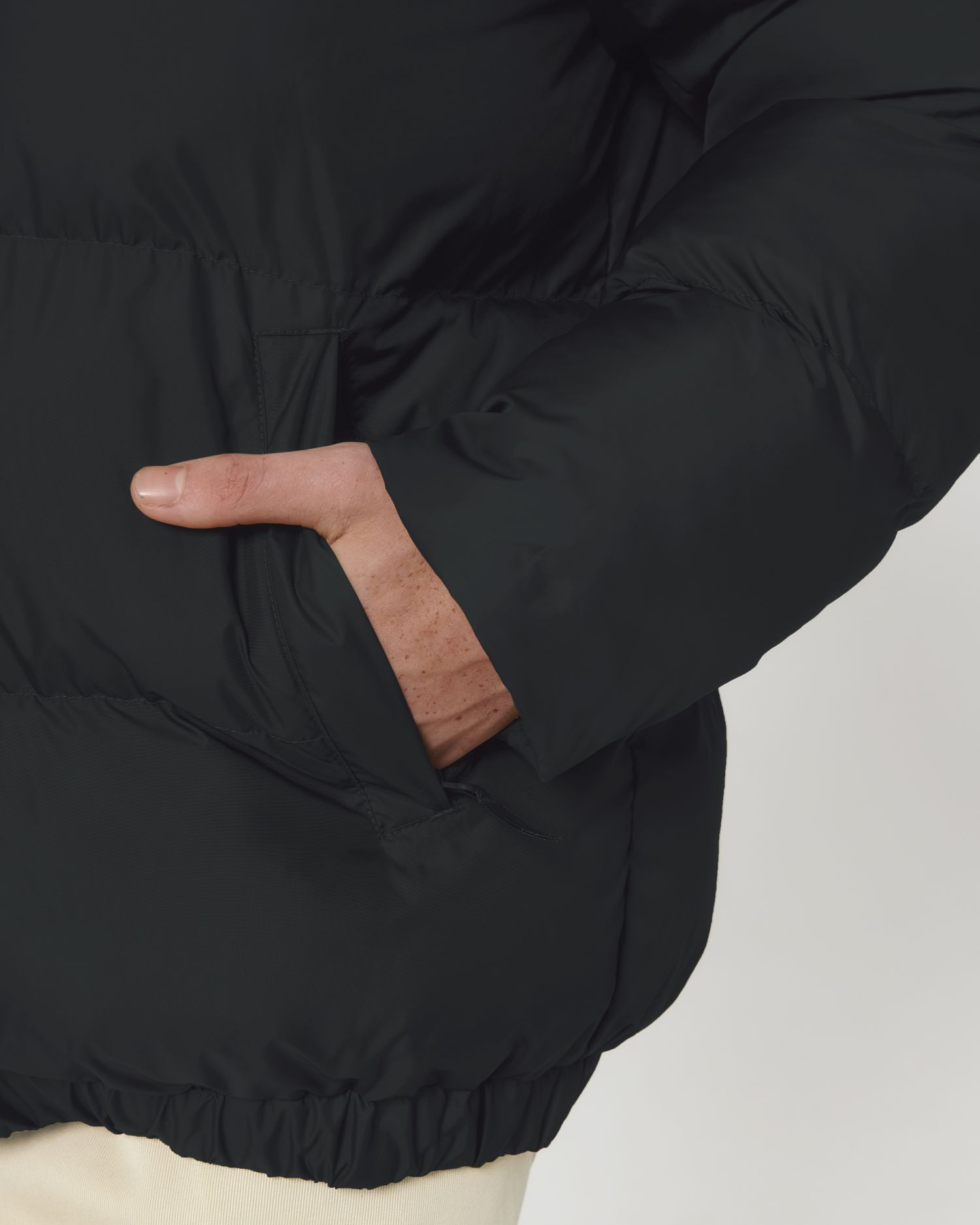 Black - C002