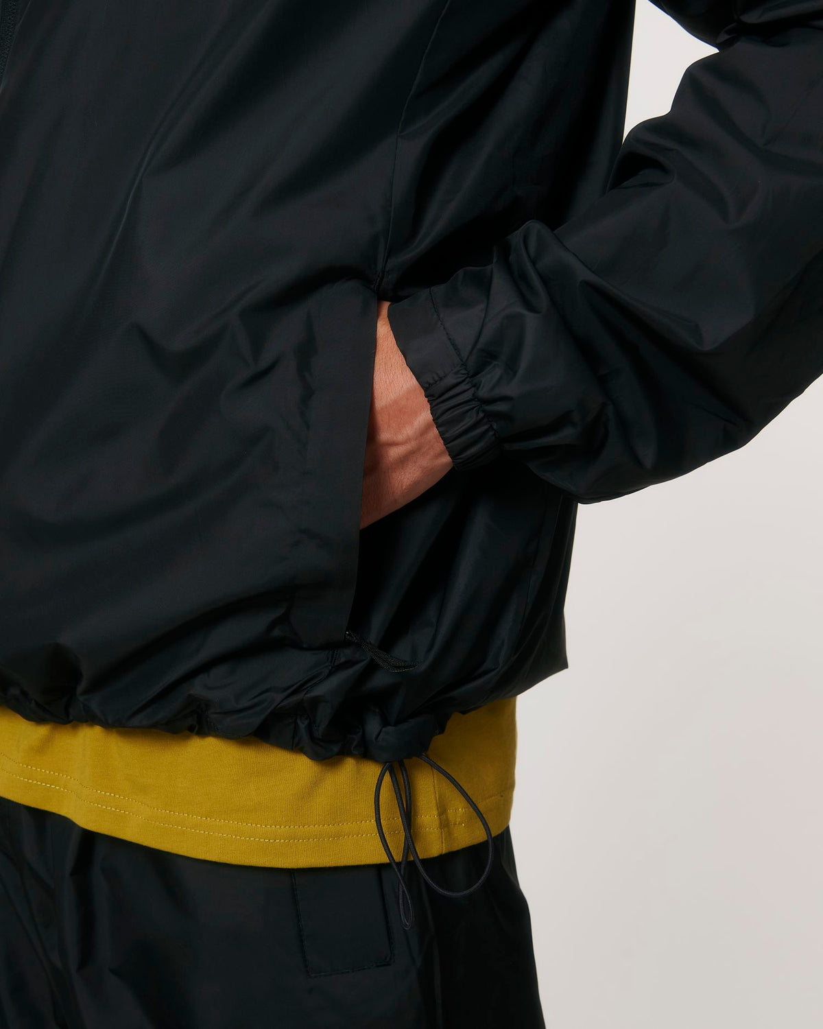 Black - C002