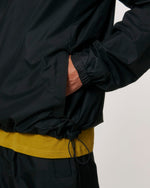 Black - C002