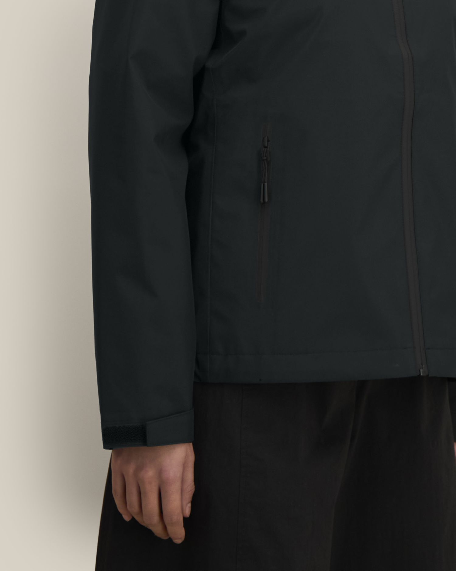 Black - C002