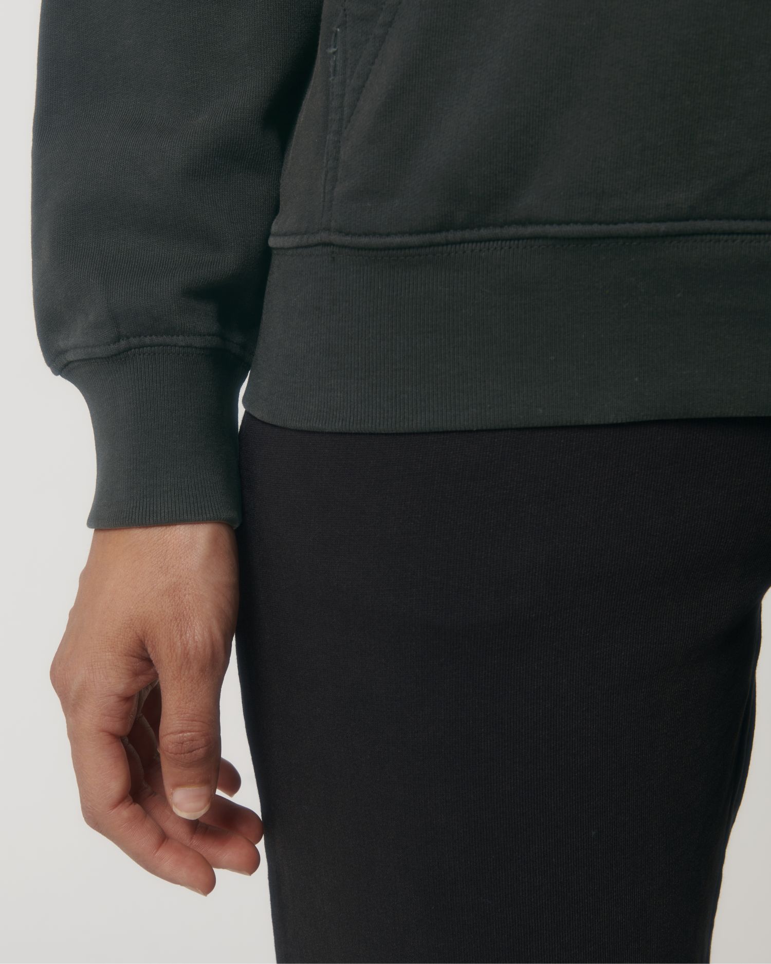 G. Dyed Black Rock - C140