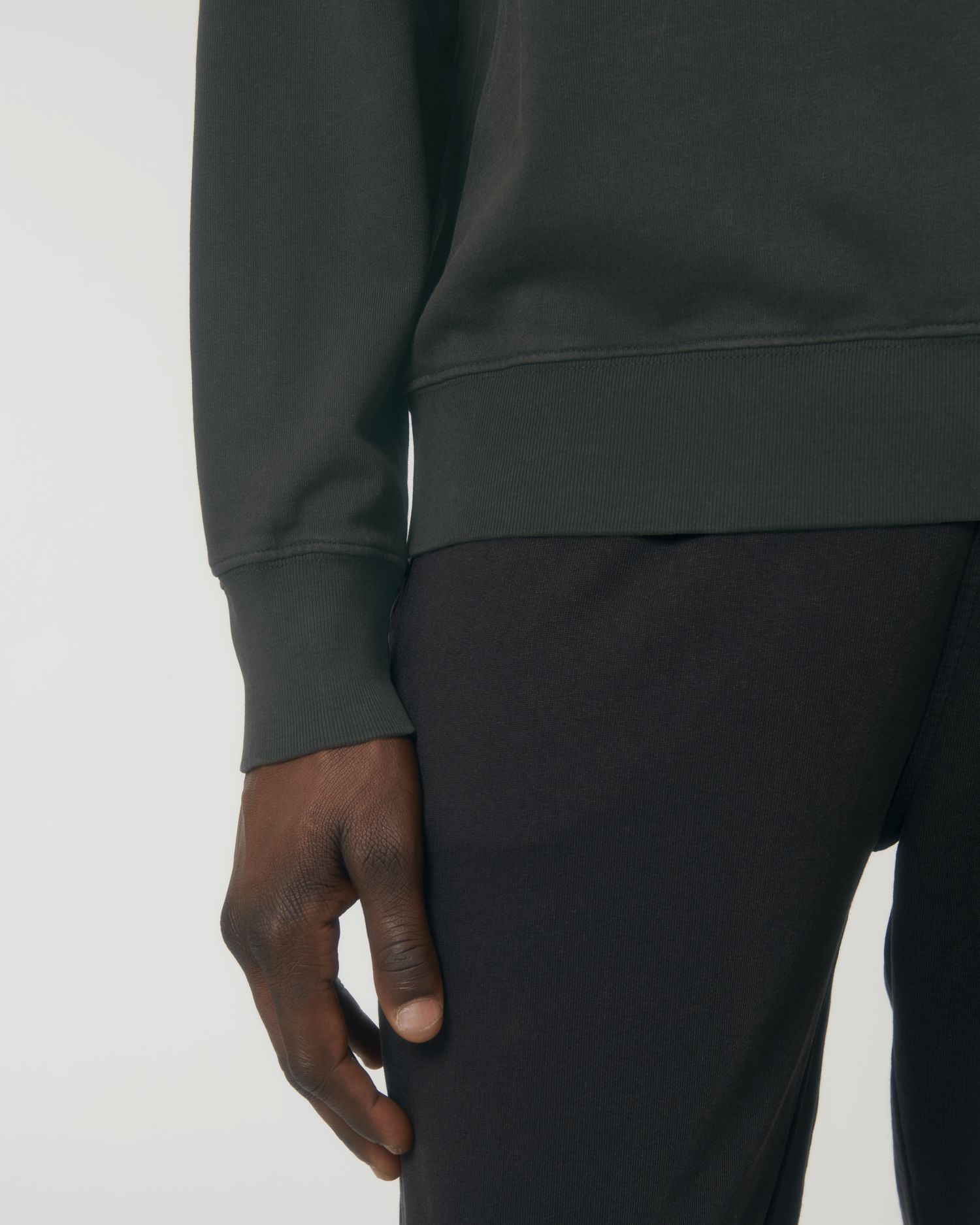 G. Dyed Black Rock - C140