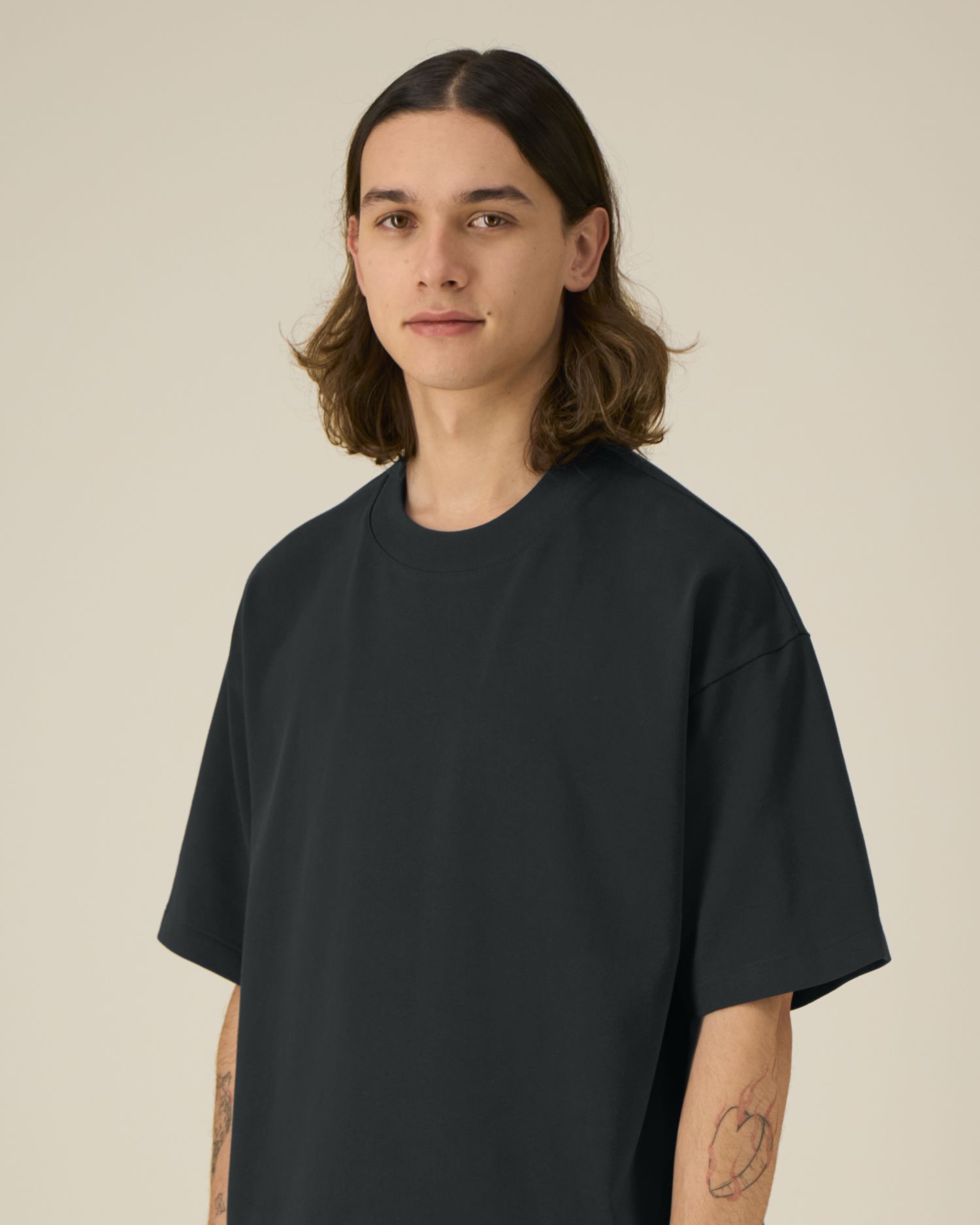 Black - C002