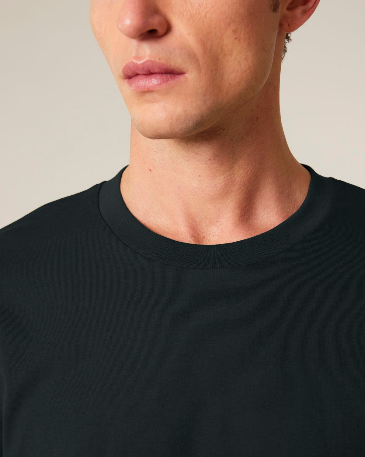Black - C002
