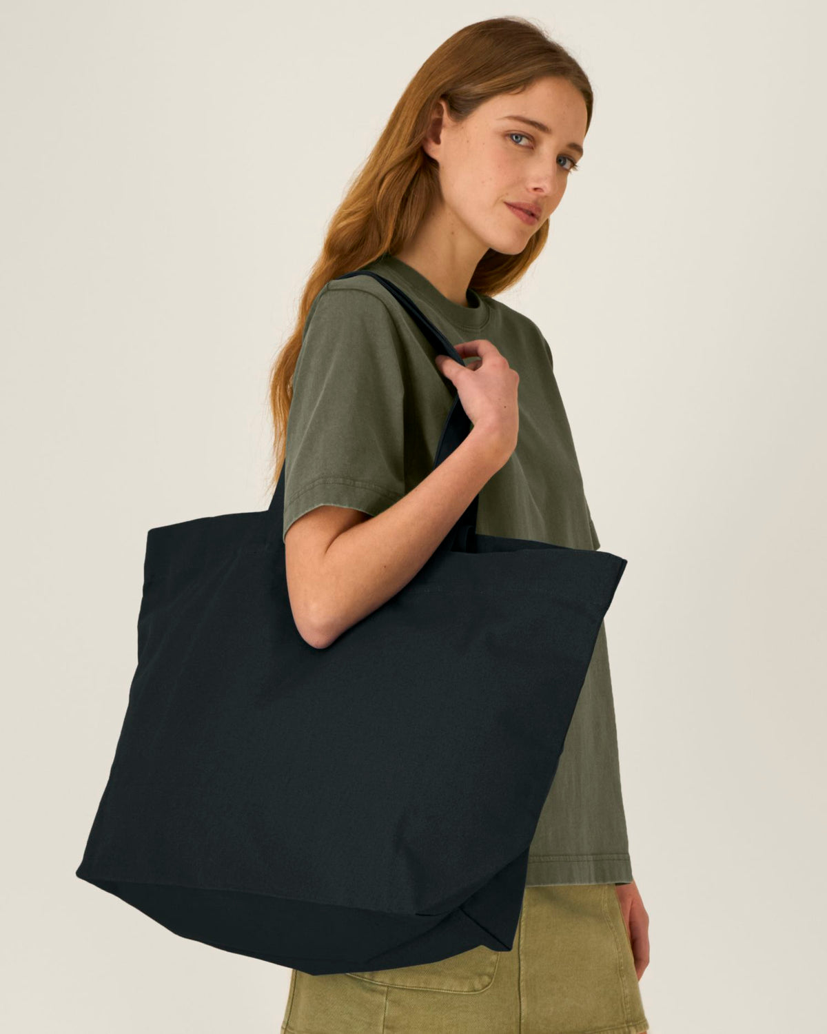 Black - C002