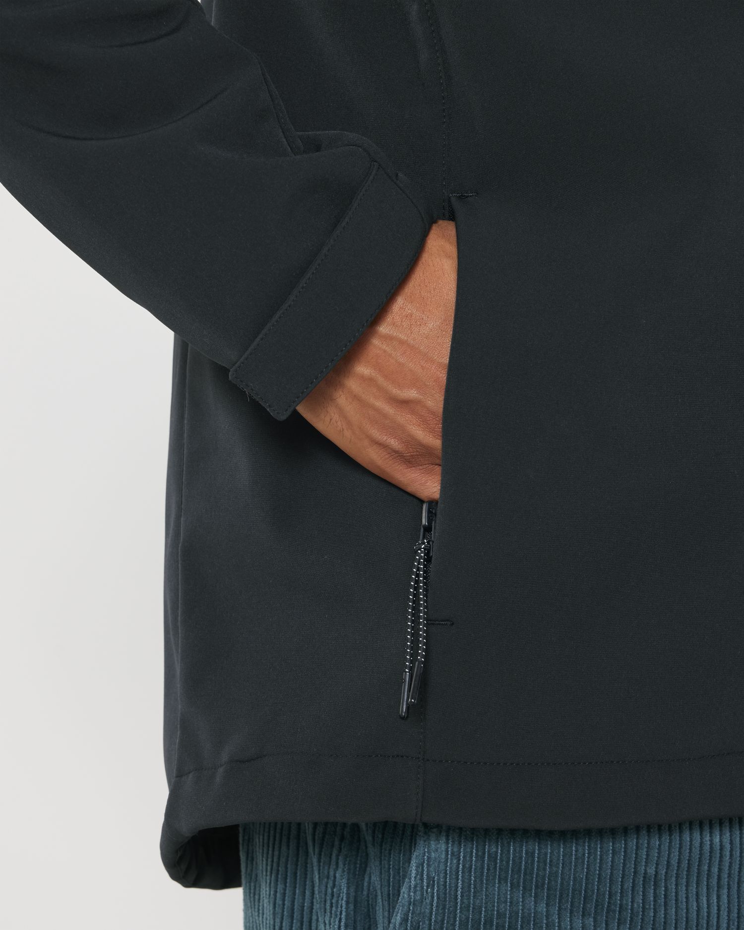 Black - C002