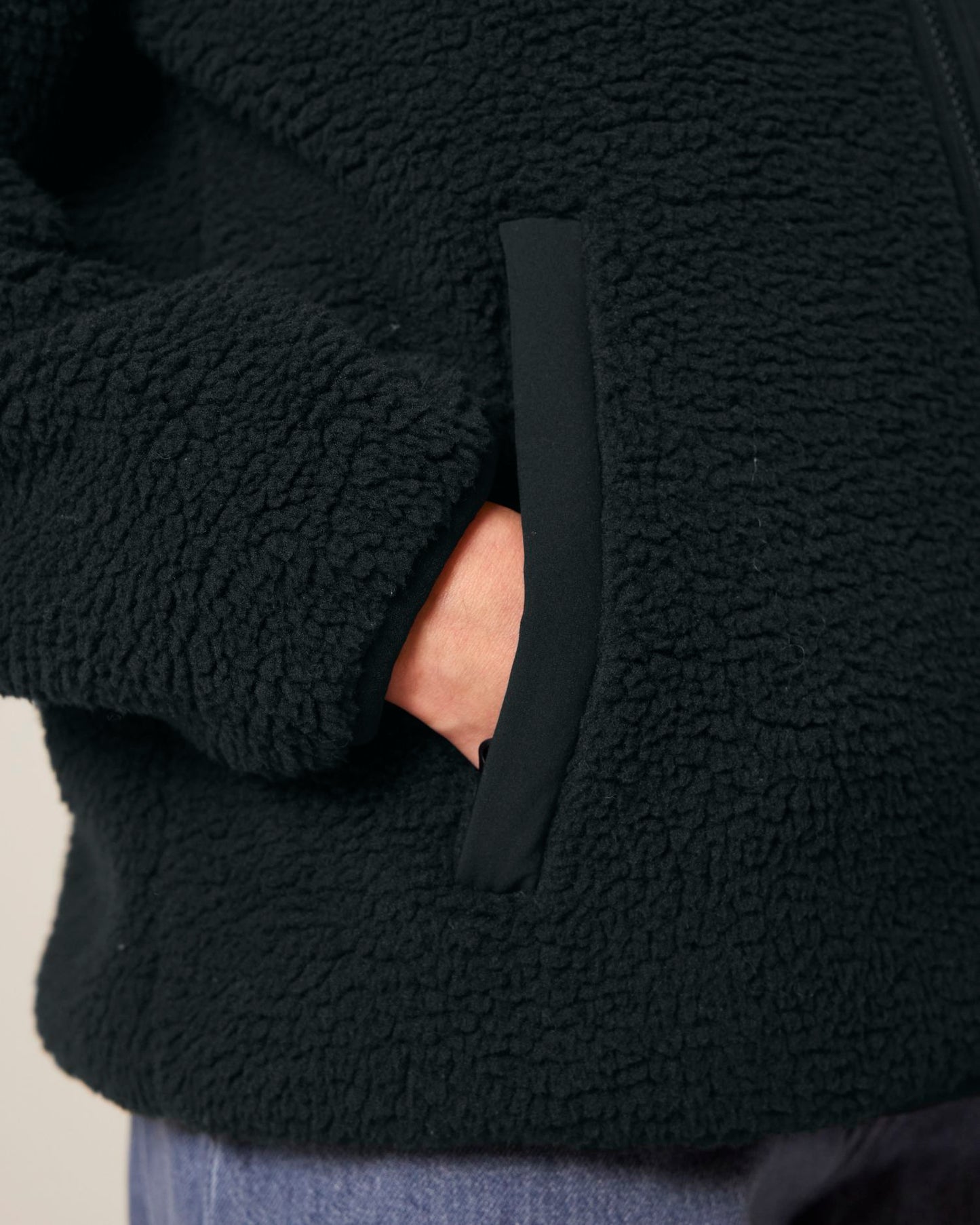 Black - C002