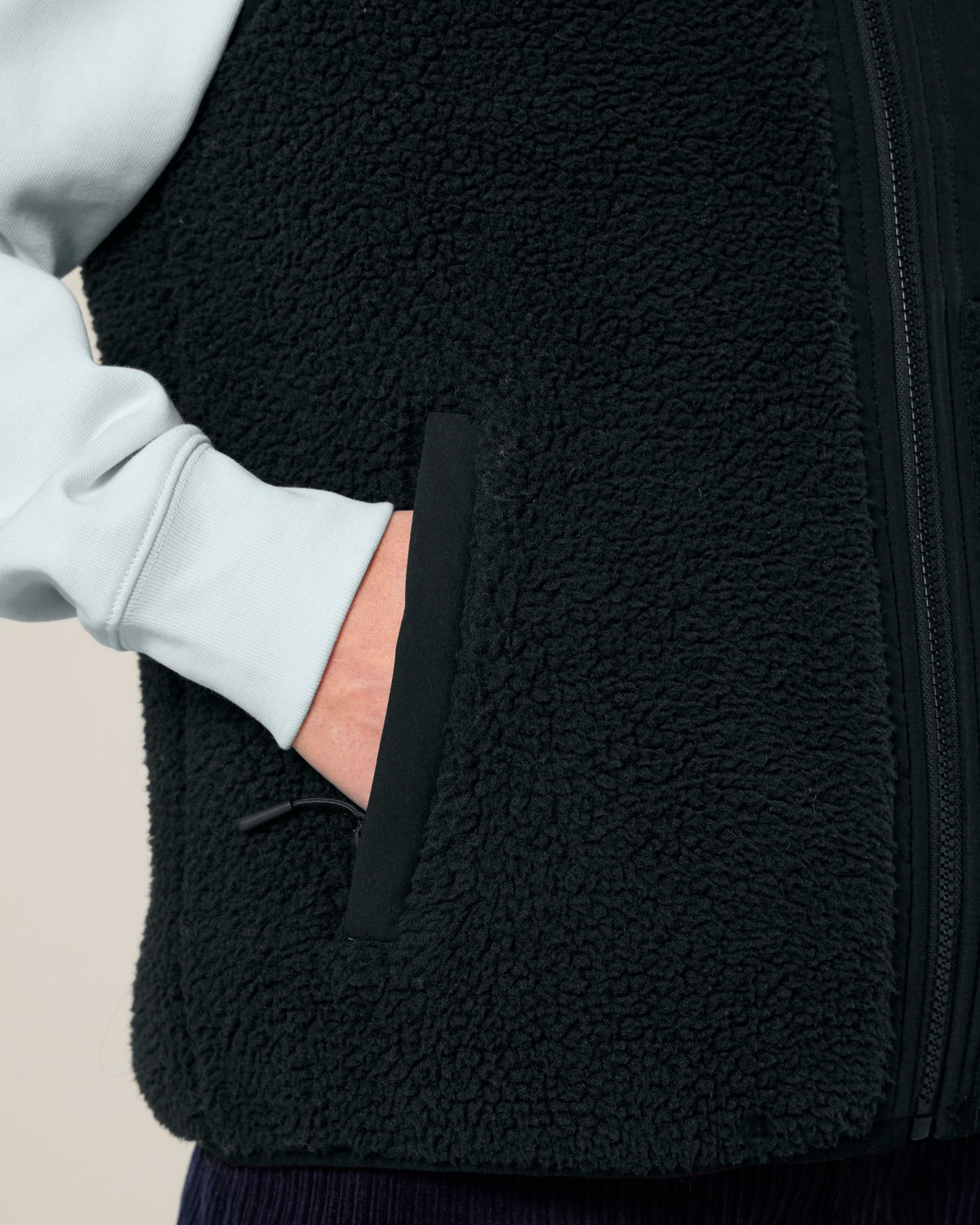 Black - C002