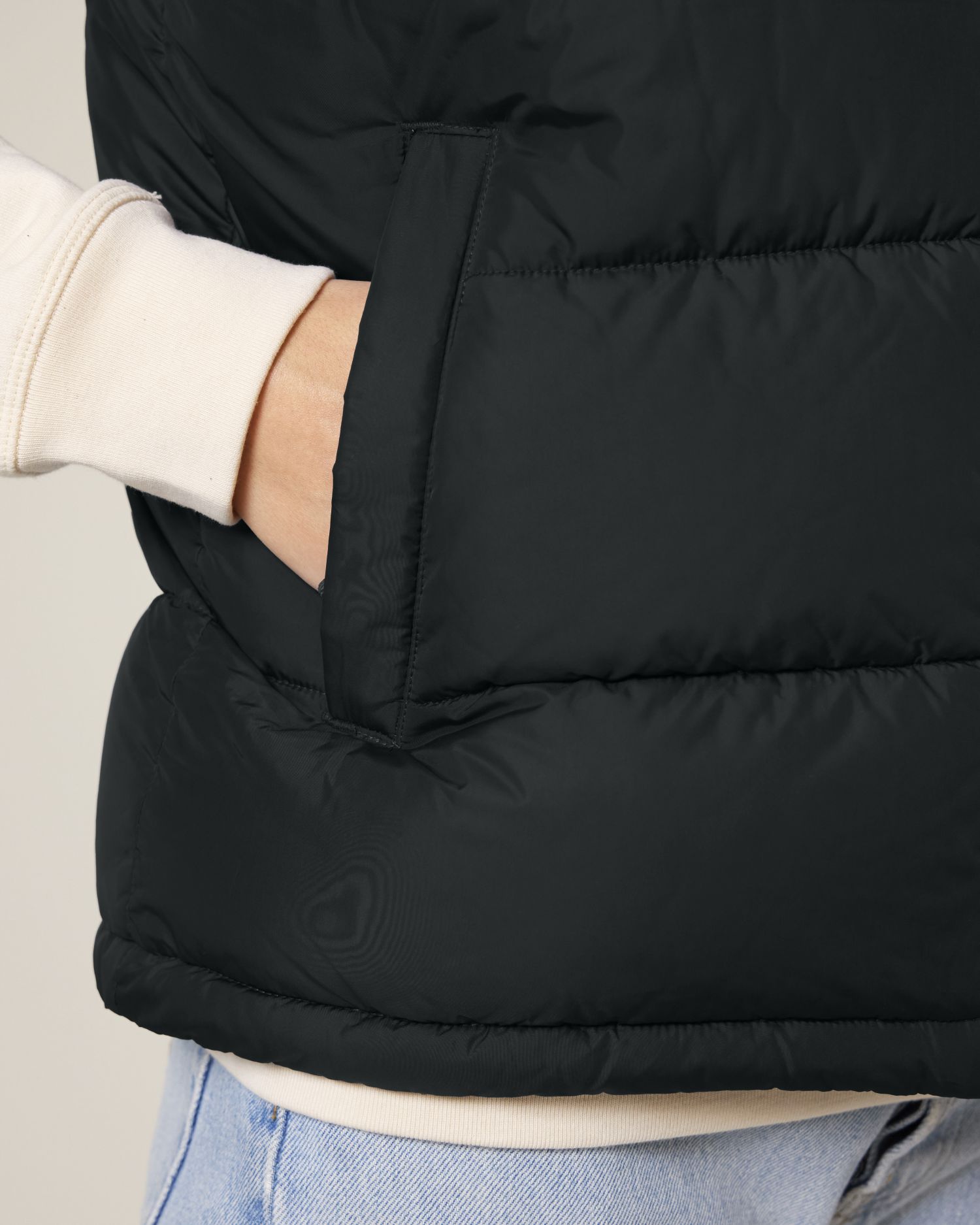 Black - C002