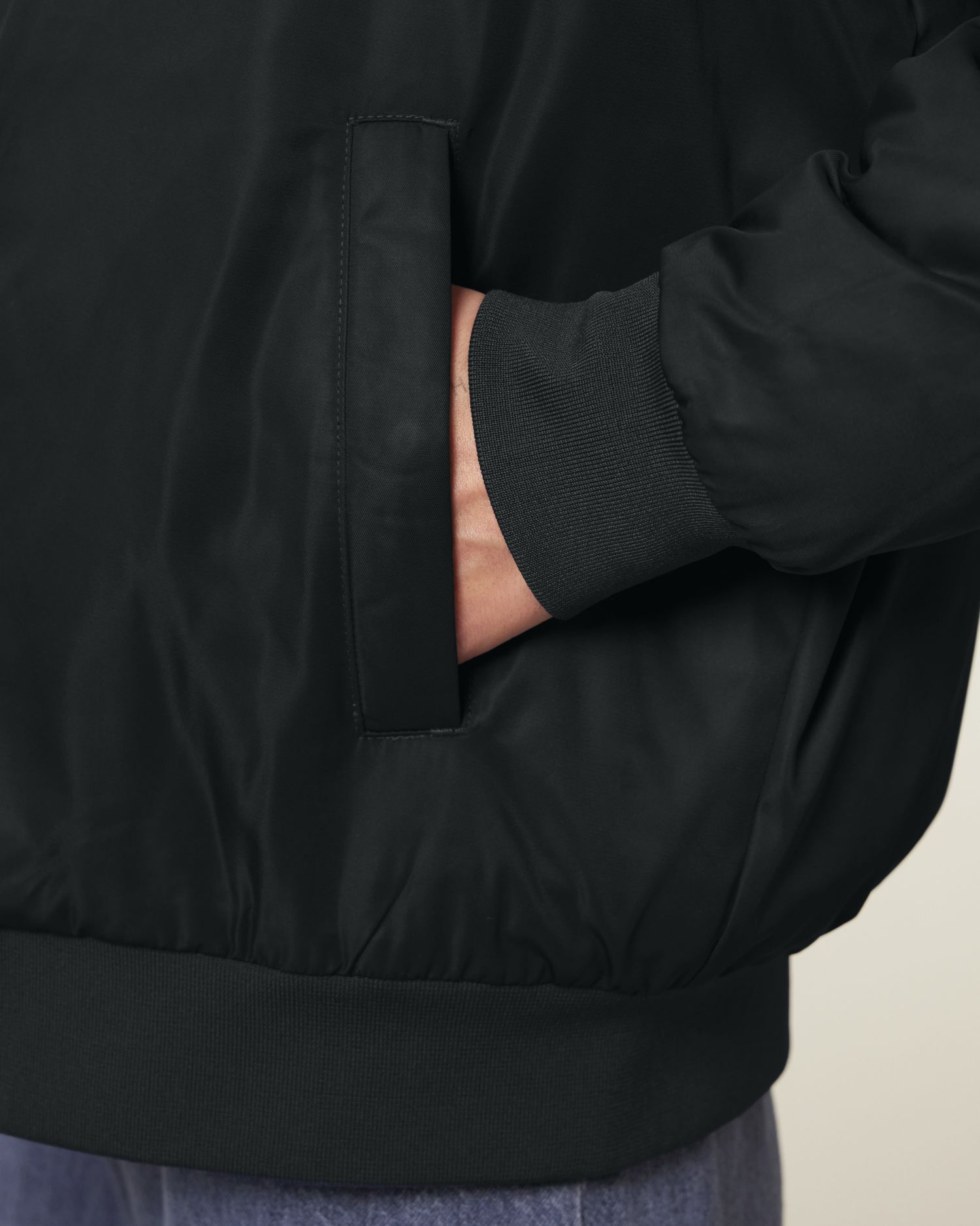 Black - C002
