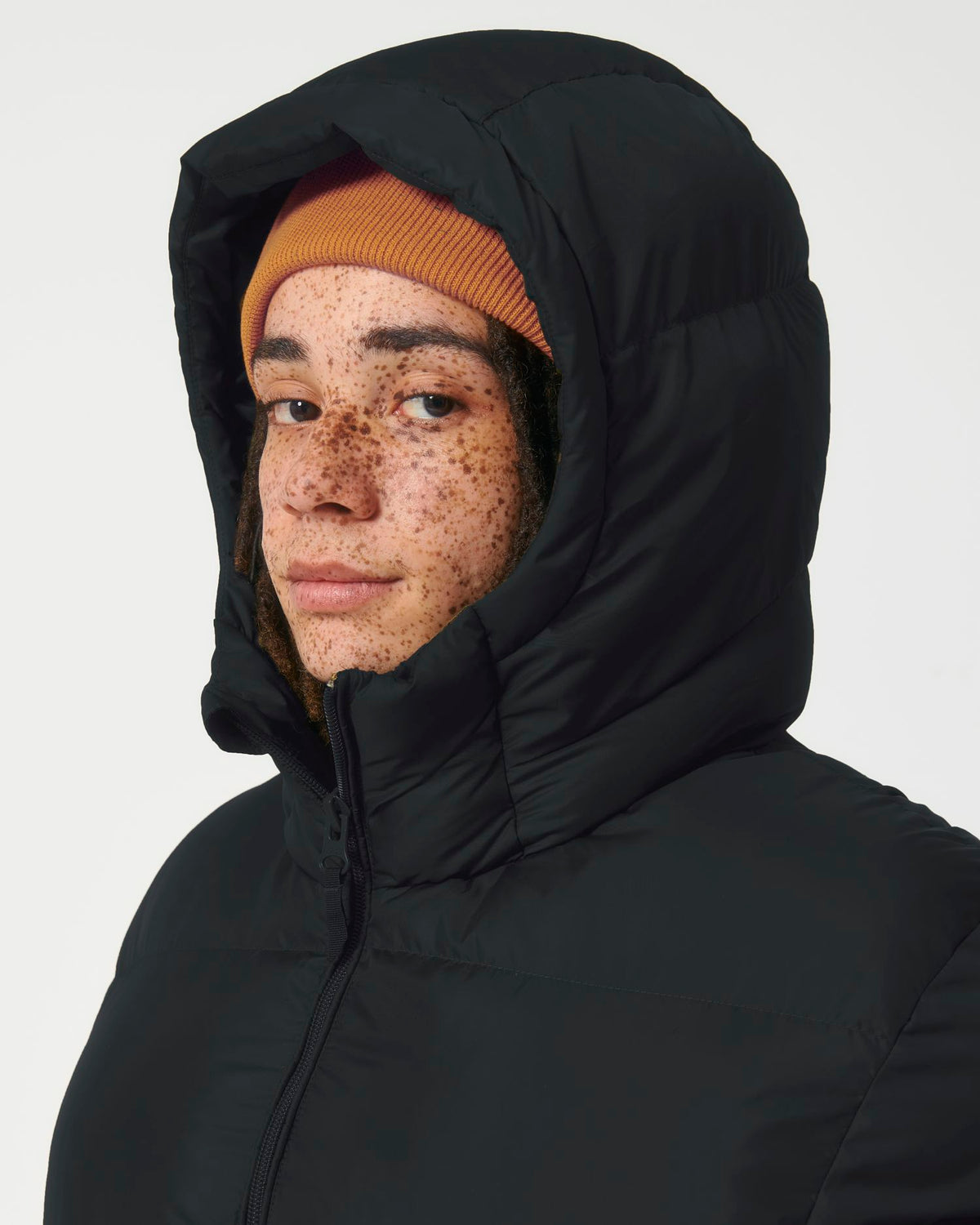 Black - C002