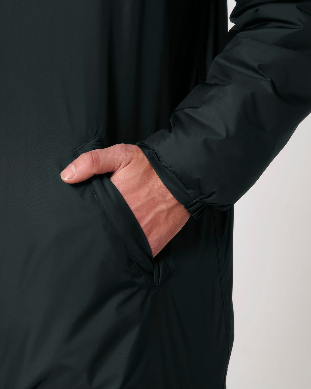 Black - C002