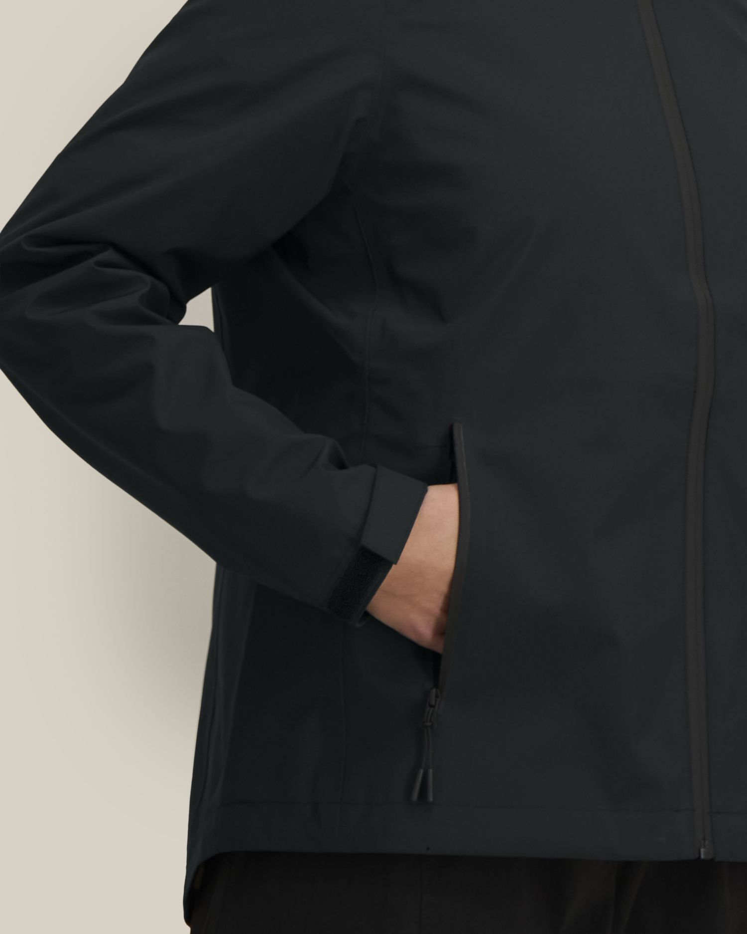 Black - C002