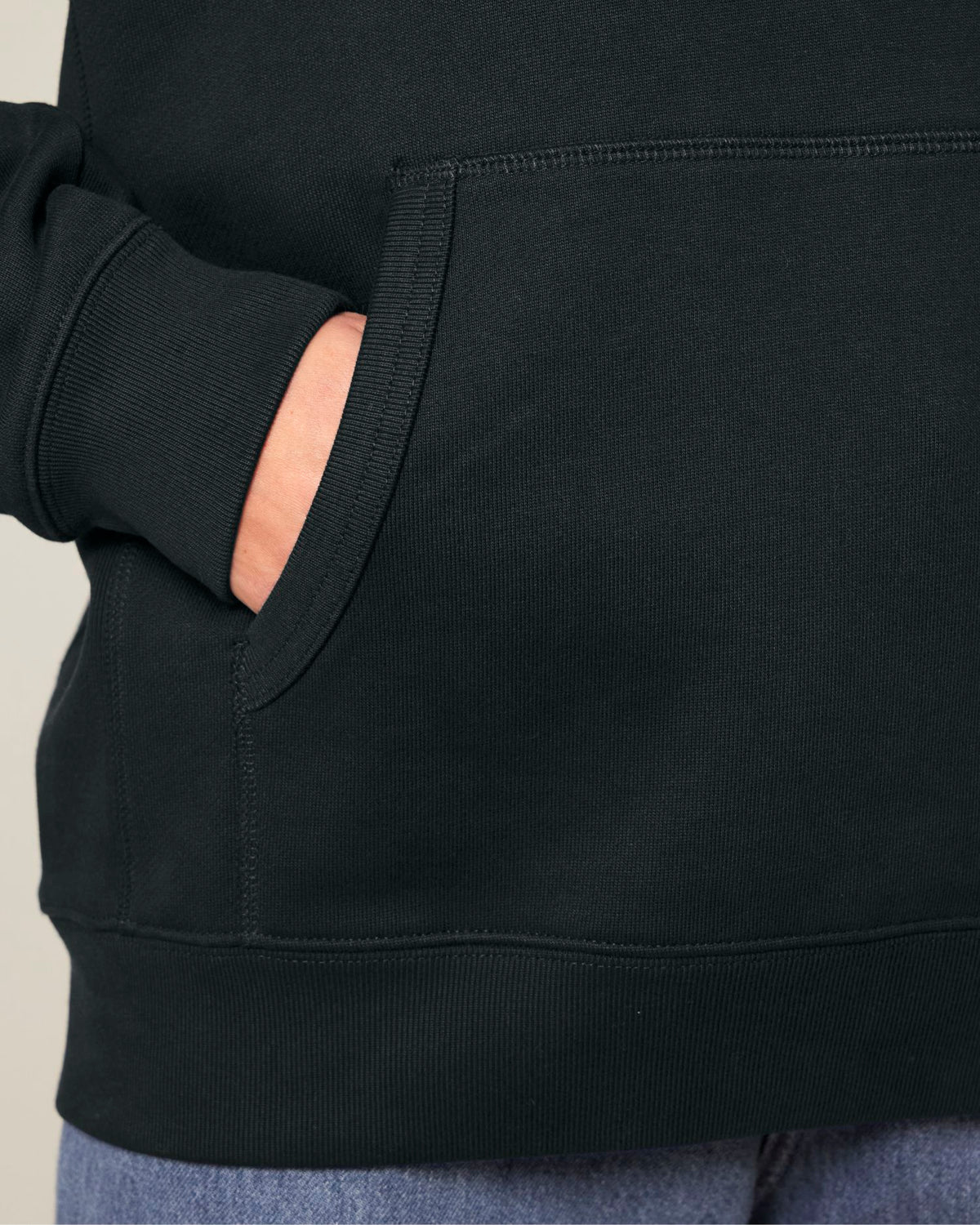 Black - C002