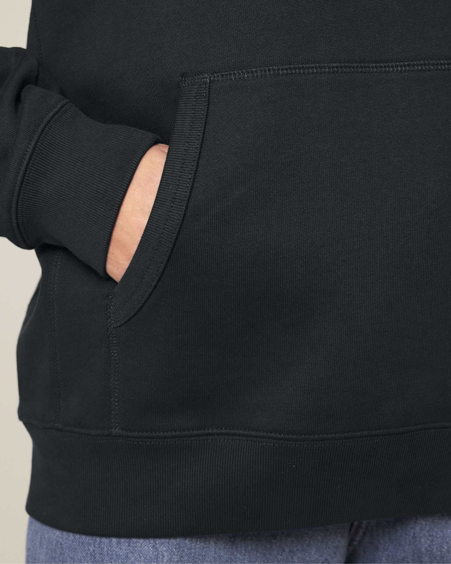 Black - C002