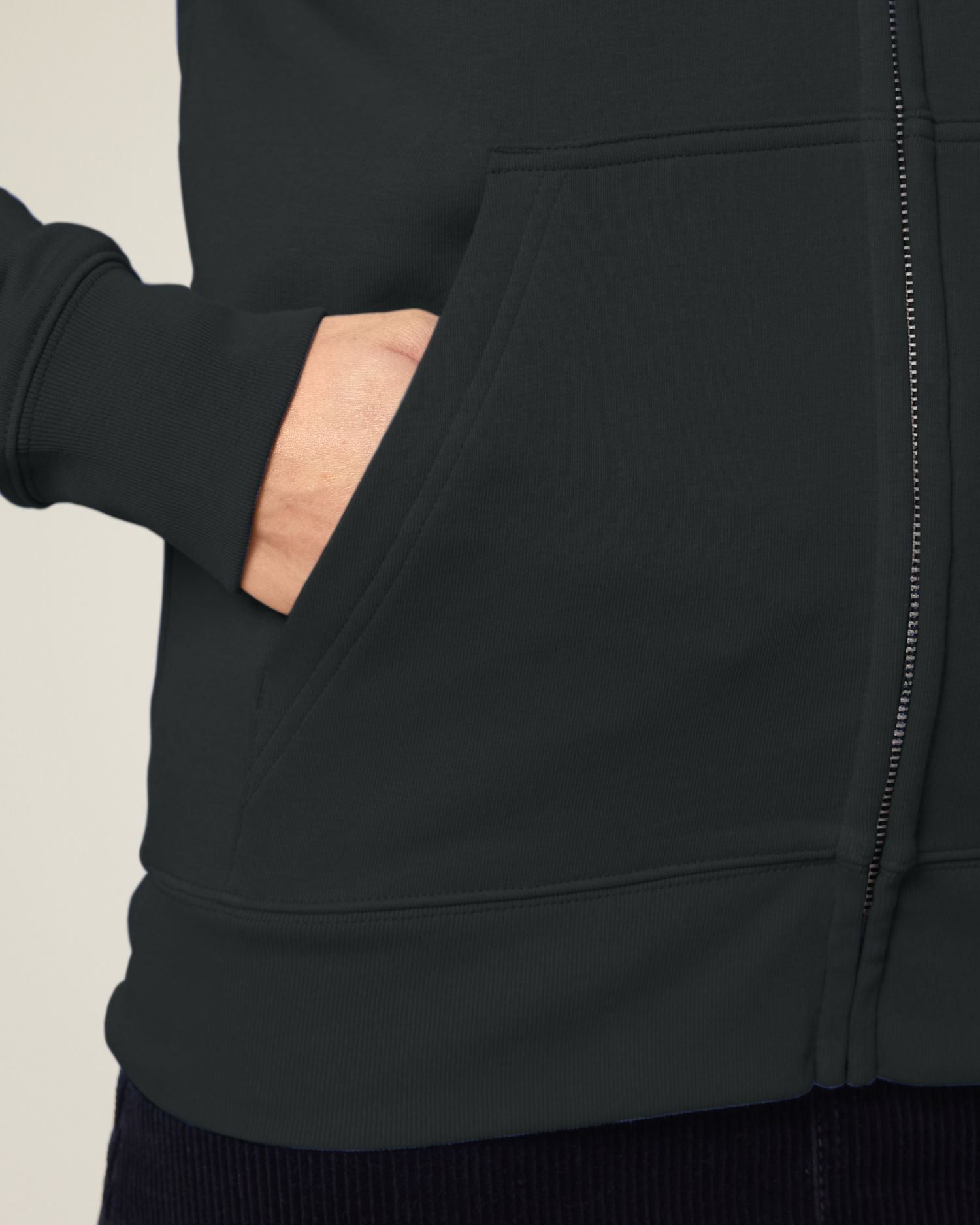 Black - C002