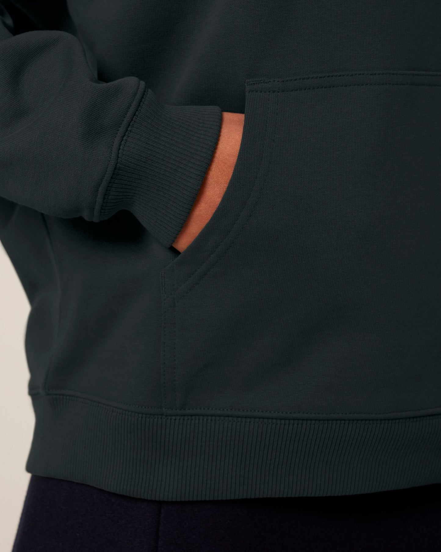 Black - C002