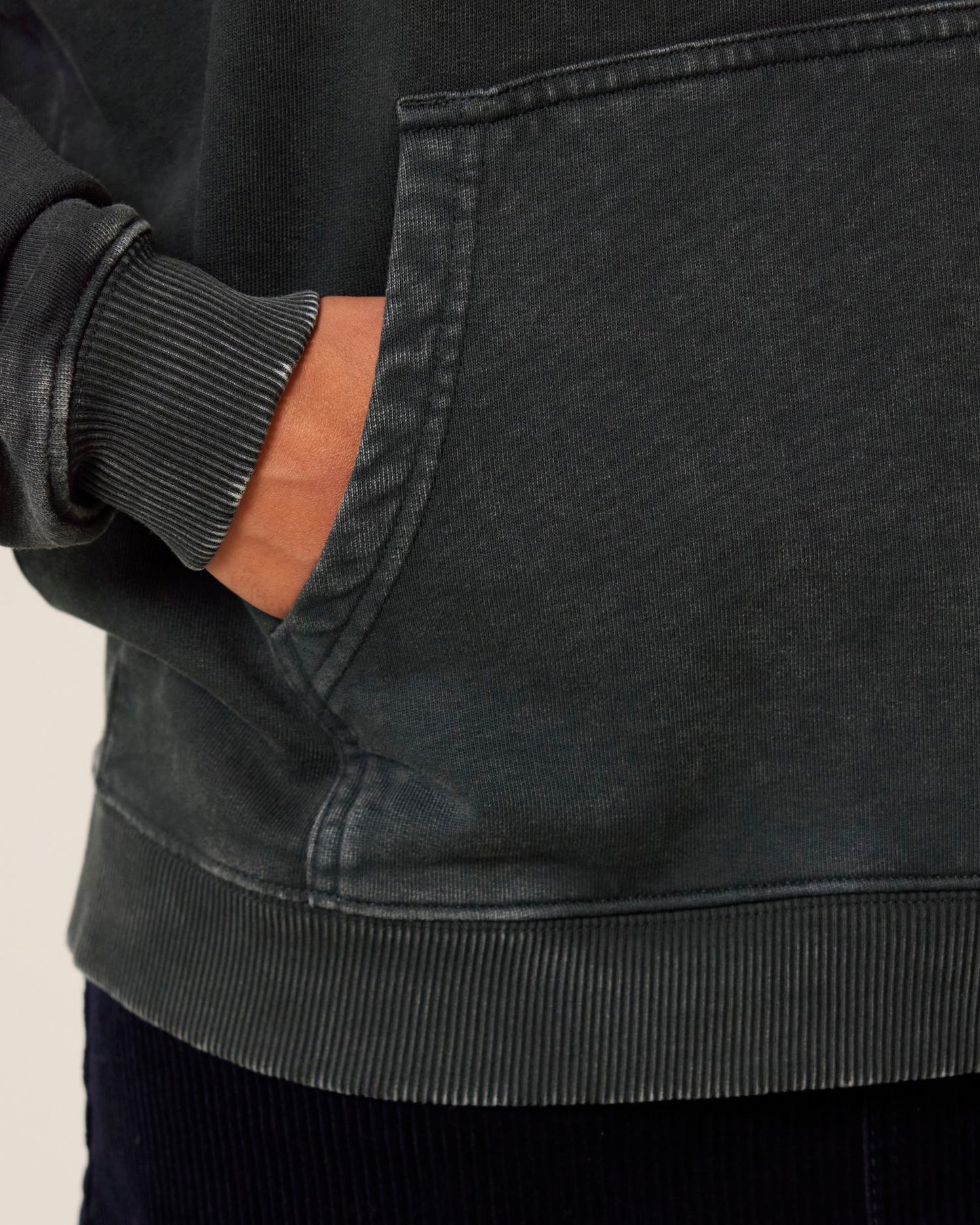 G. Dyed Black Rock - C140