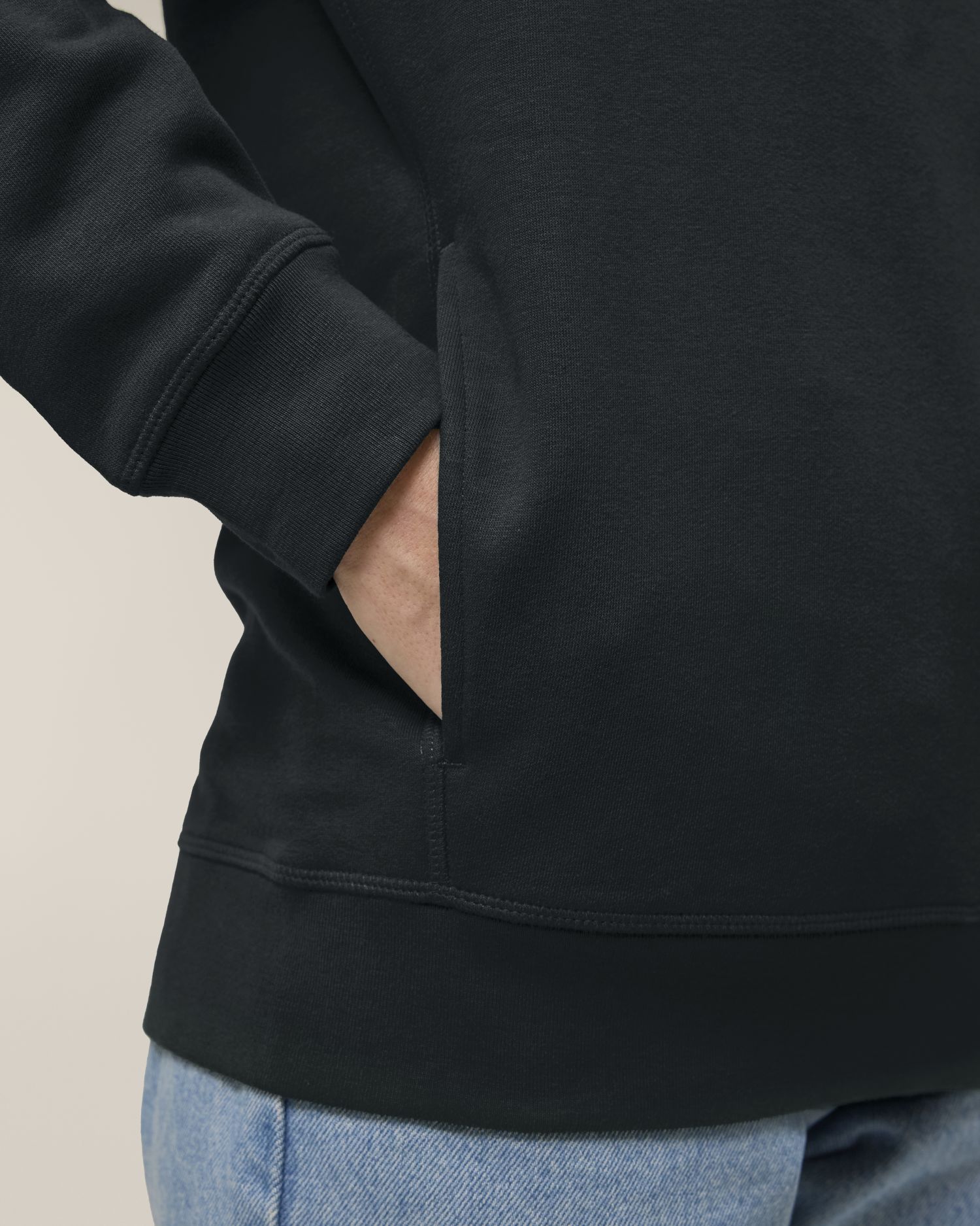 Black - C002
