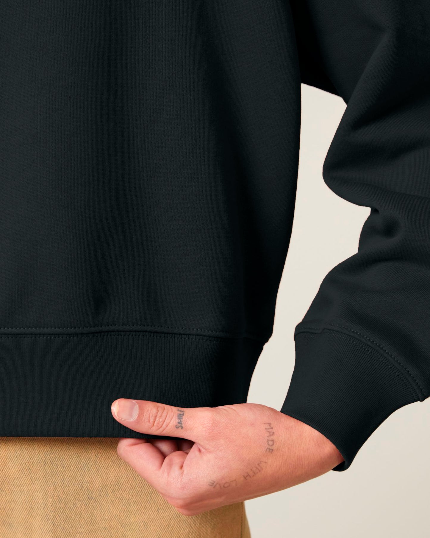 Black - C002