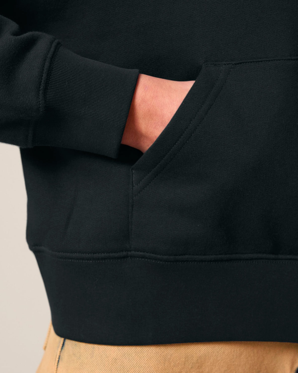 Black - C002