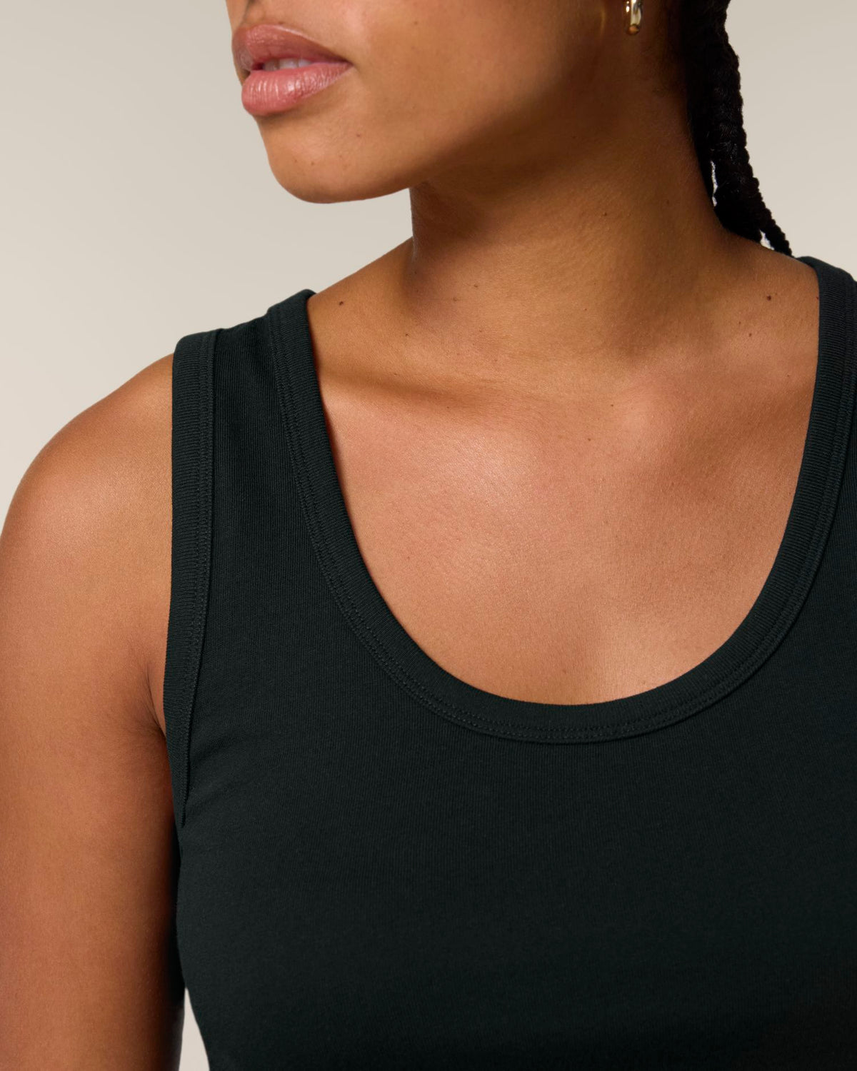 Black - C002