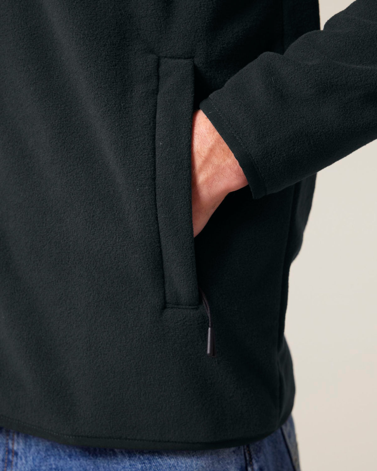 Black - C002