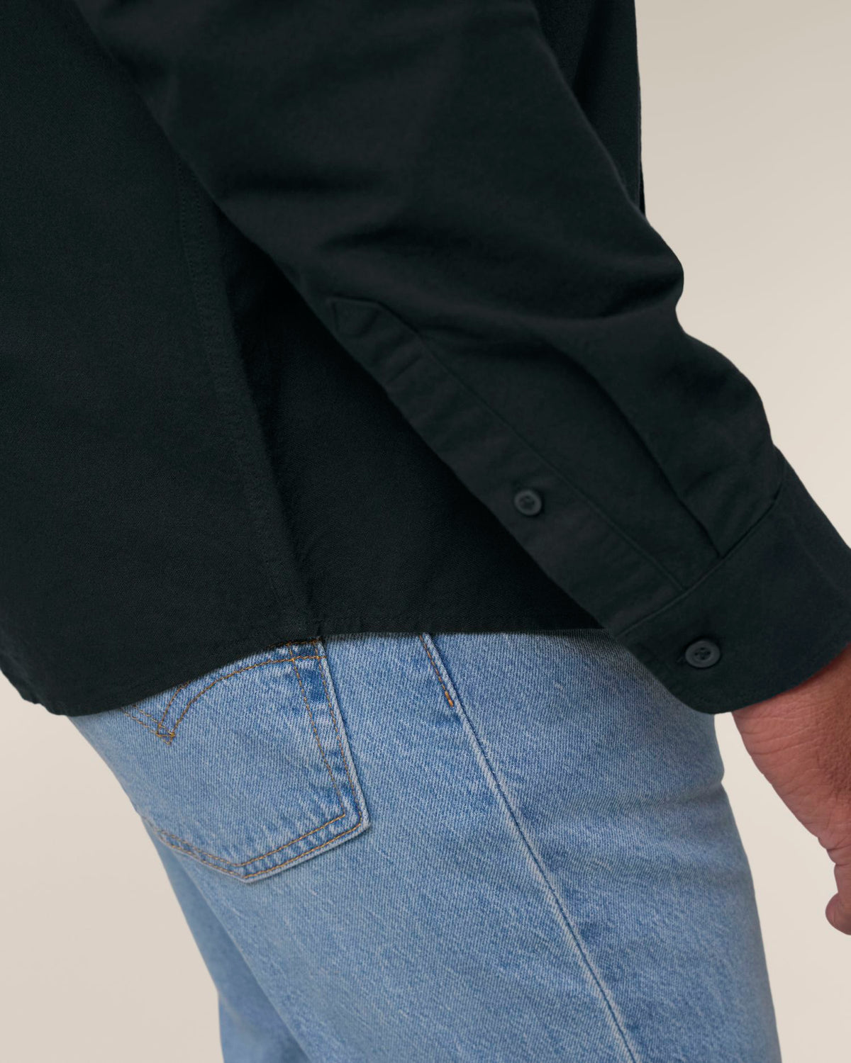 Black - C002